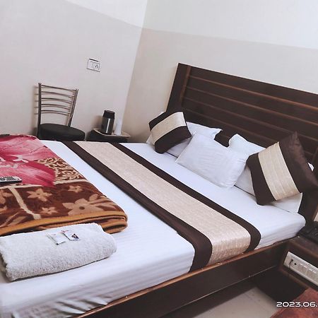 Hotel Diamond New Delhi Luaran gambar